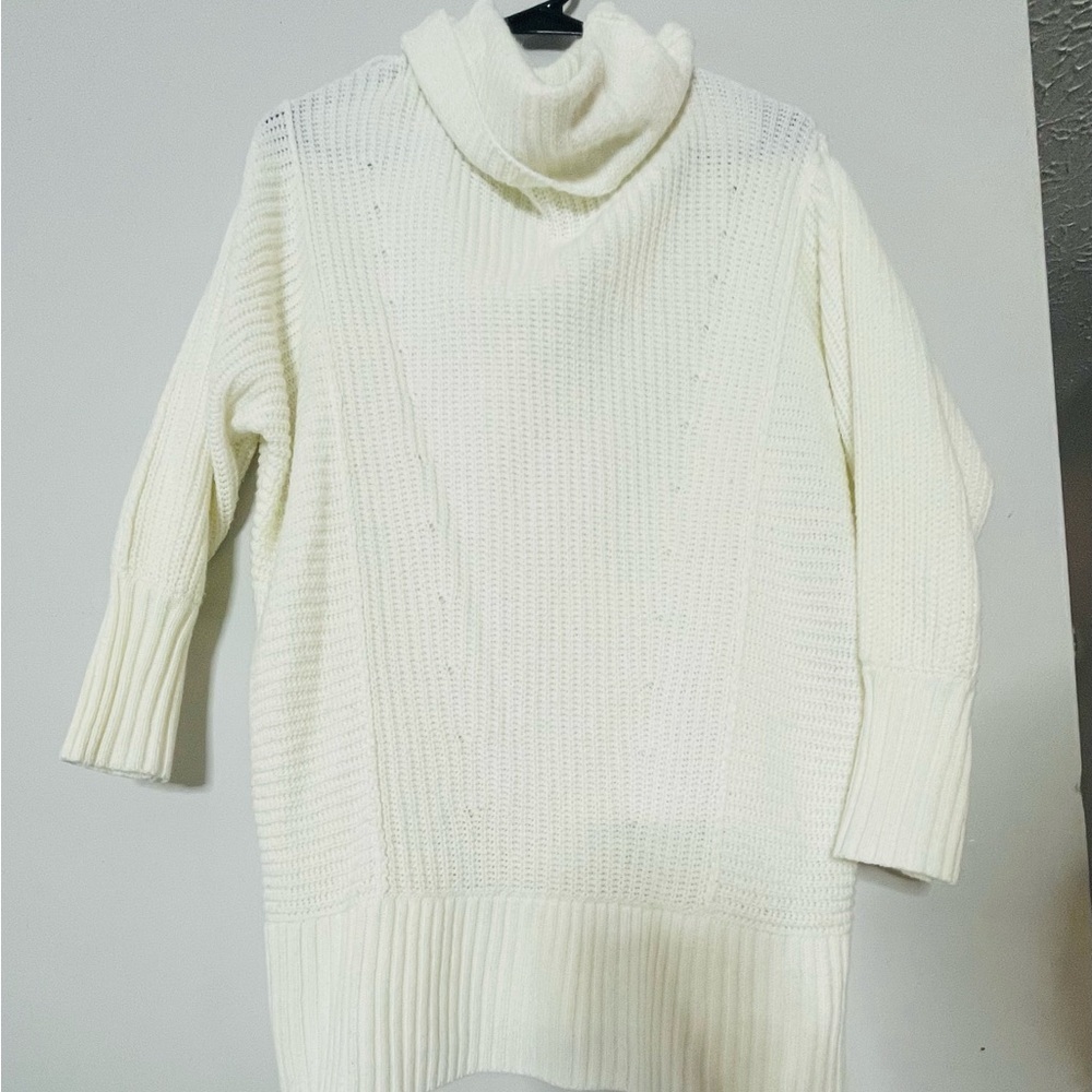 Elegant Cream Turtleneck Sweater - Picture 1 of 6